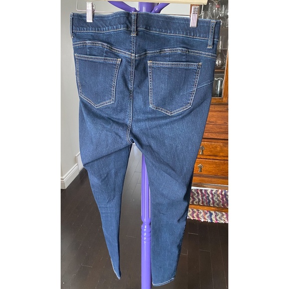 Bombshell Premium Stretch Skinny Jean, size 12 - Picture 2 of 5